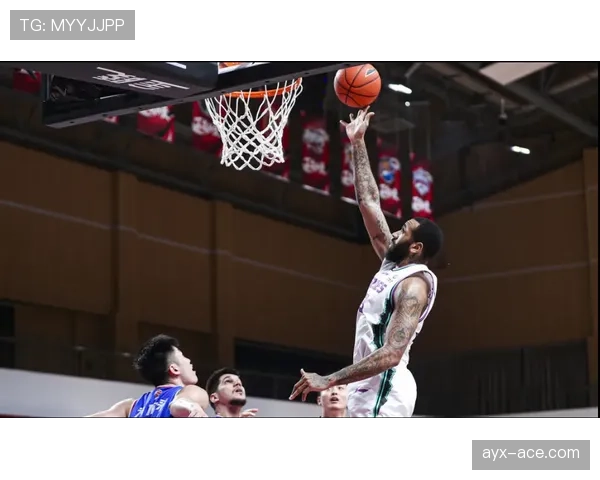 篮球持球启动规则：合法启动移动的关键判定标准